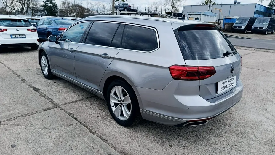 VOLKSWAGEN Passat -