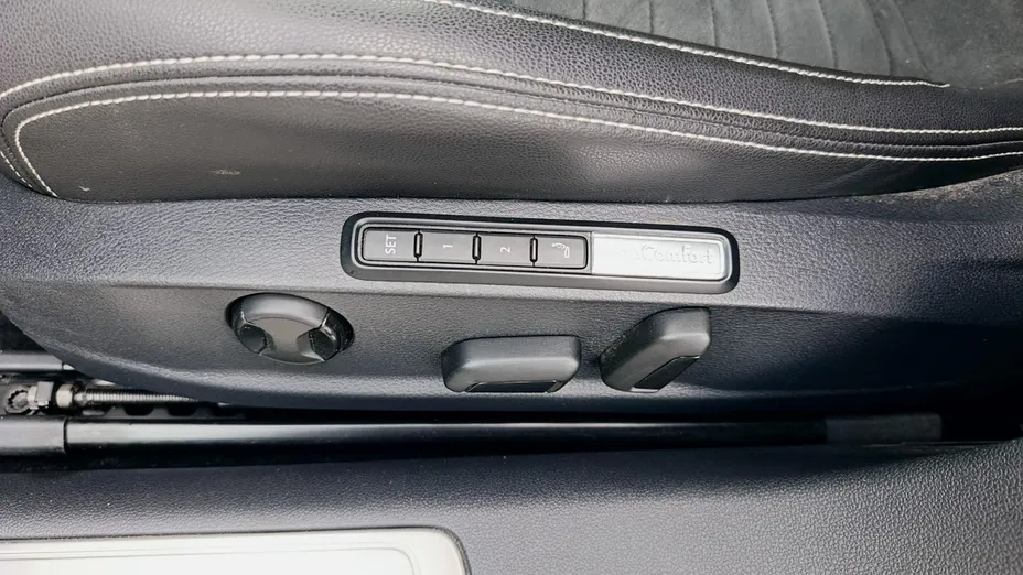 VOLKSWAGEN Passat -