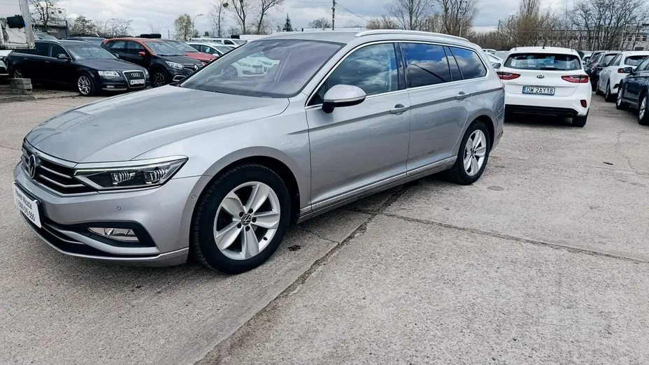 VOLKSWAGEN Passat -