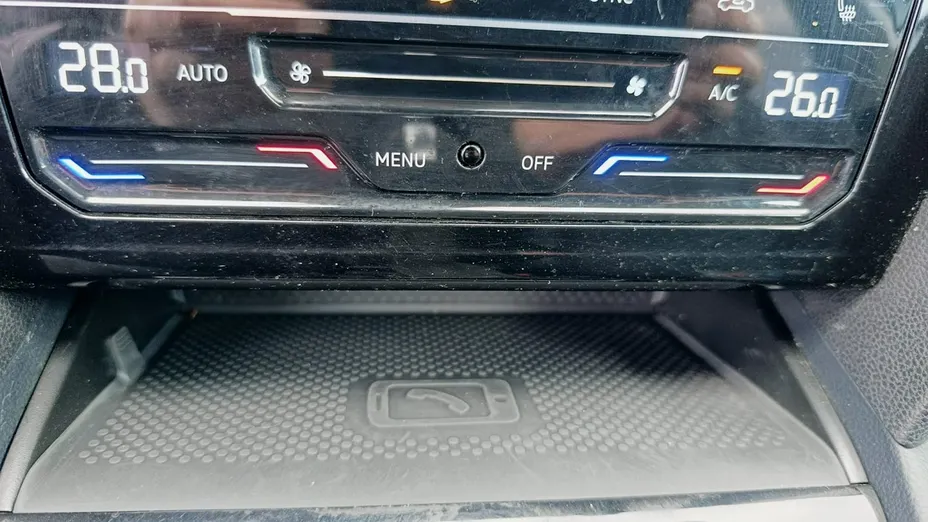 VOLKSWAGEN Passat -