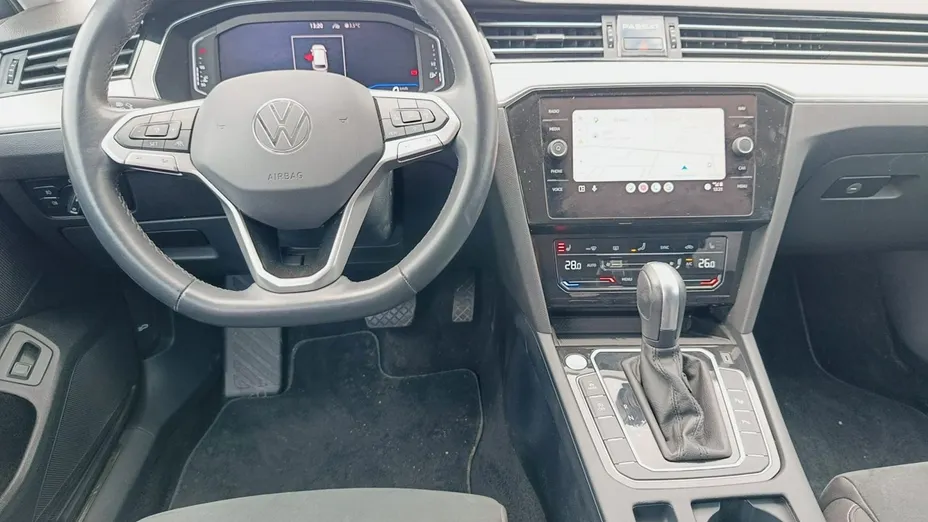 VOLKSWAGEN Passat -