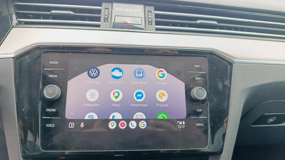 VOLKSWAGEN Passat -