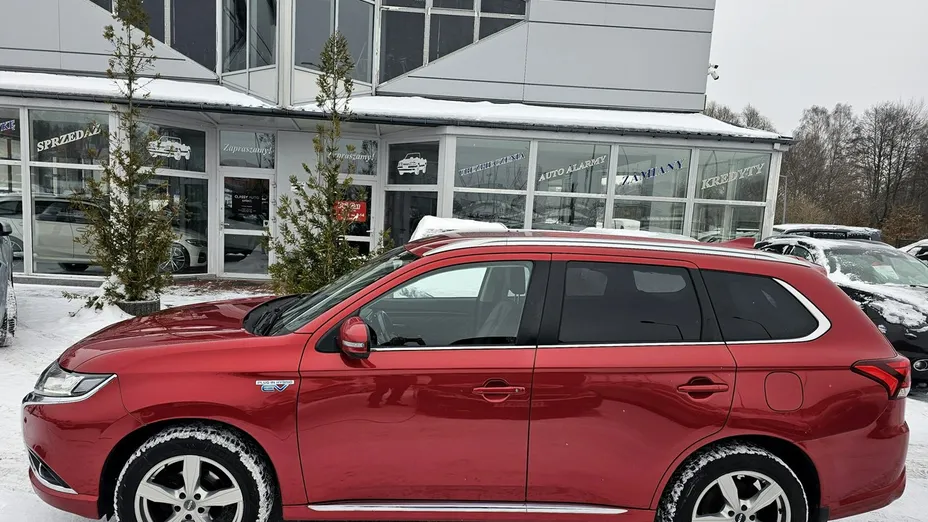 MITSUBISHI Outlander -