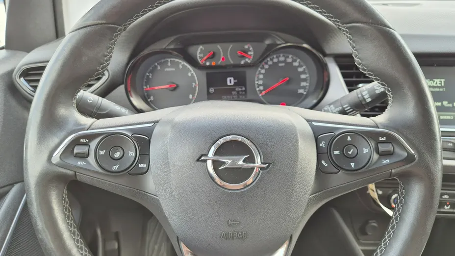 OPEL Crossland X -