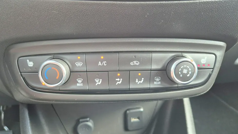 OPEL Crossland X -