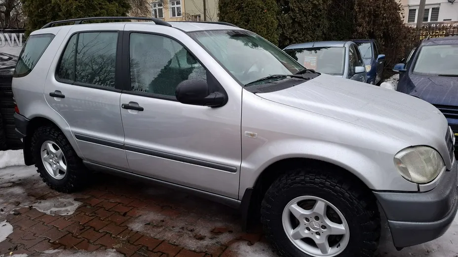 MERCEDES-BENZ ML -
