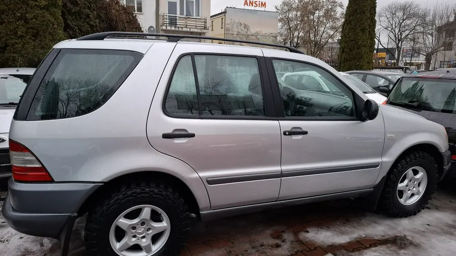 MERCEDES-BENZ ML -
