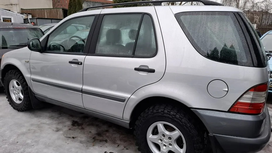 MERCEDES-BENZ ML -
