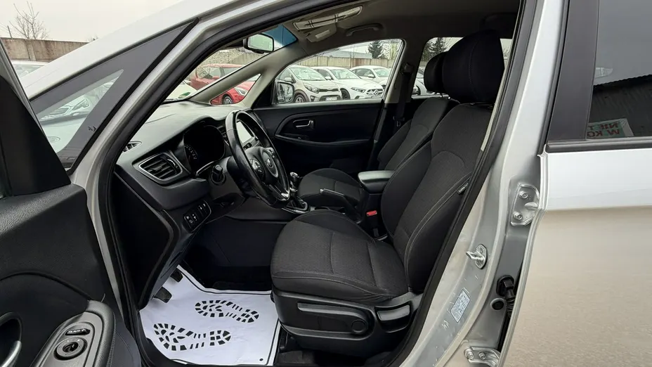 KIA Carens -