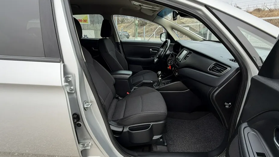 KIA Carens -