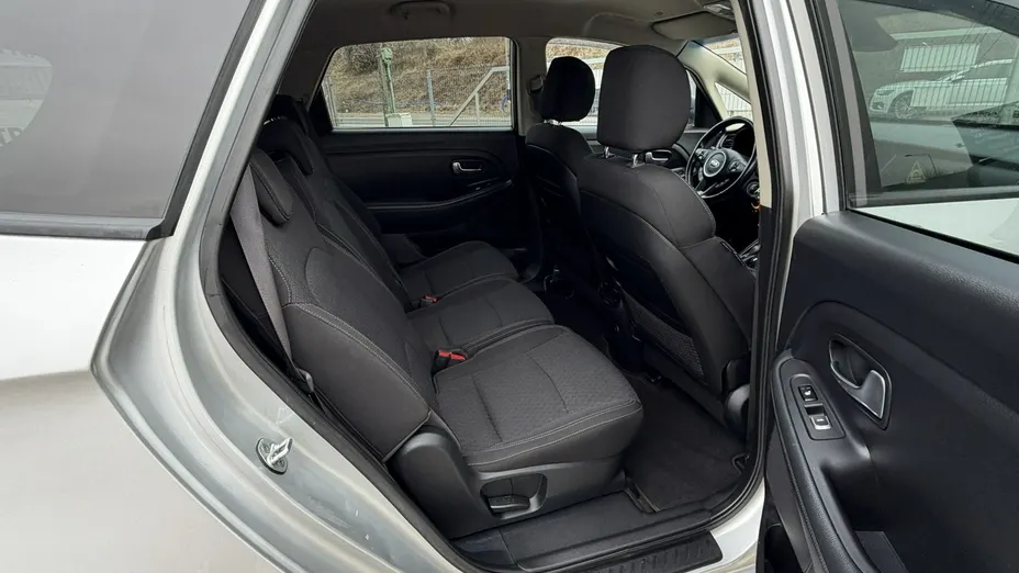 KIA Carens -
