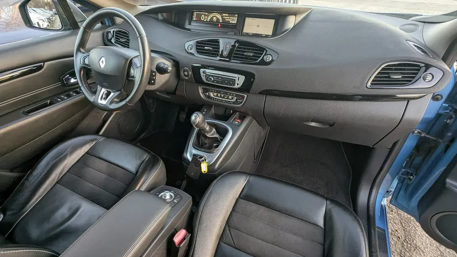 RENAULT Scenic -