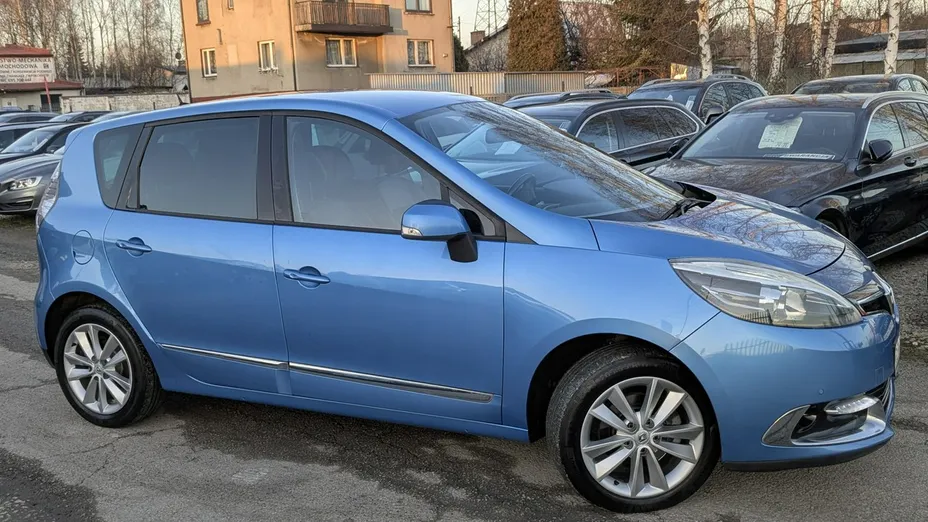 RENAULT Scenic -