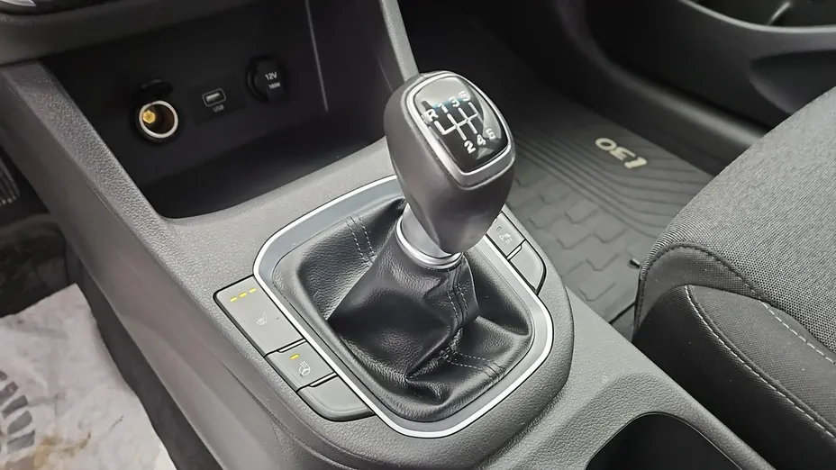 HYUNDAI i30 -