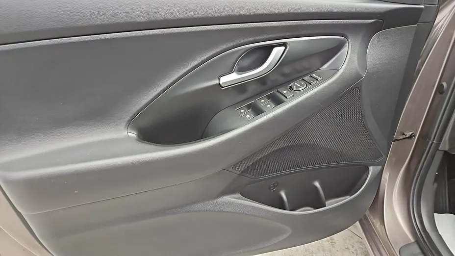 HYUNDAI i30 -