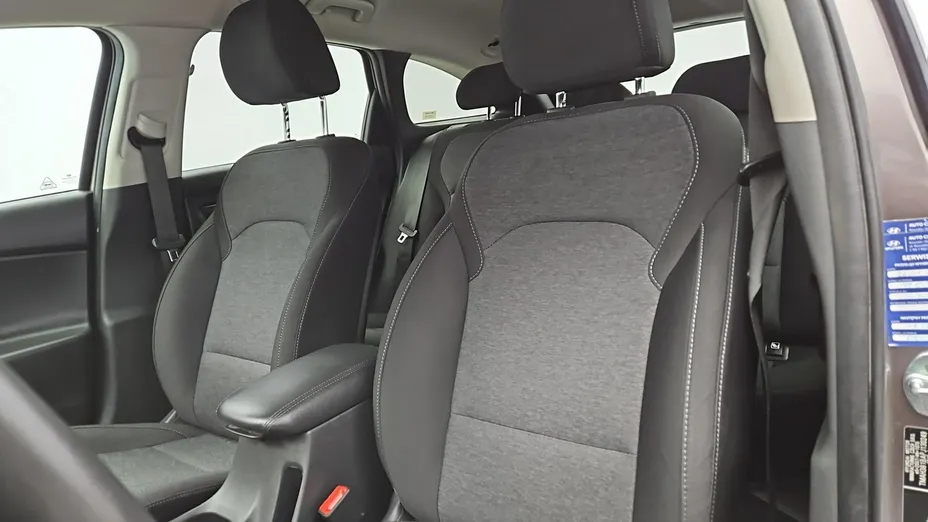 HYUNDAI i30 -