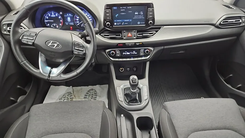 HYUNDAI i30 -