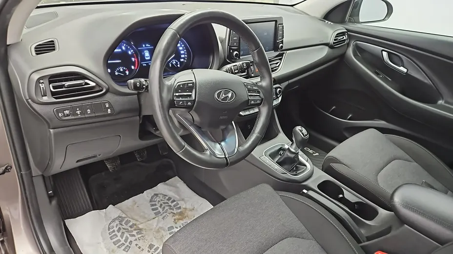 HYUNDAI i30 -