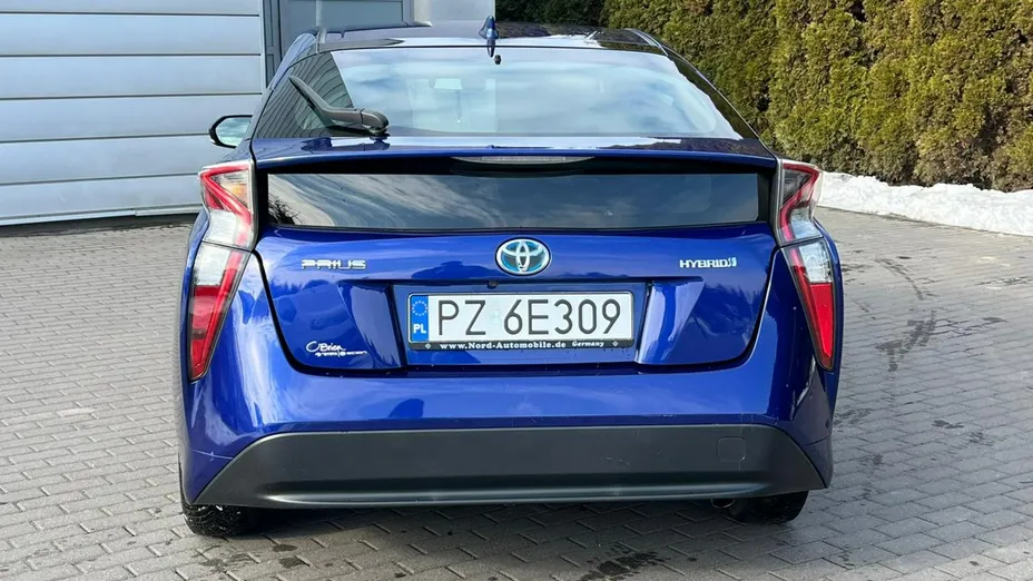 TOYOTA Prius -
