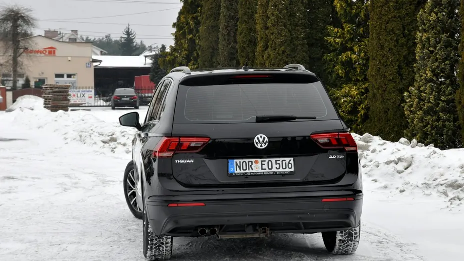 VOLKSWAGEN Tiguan -