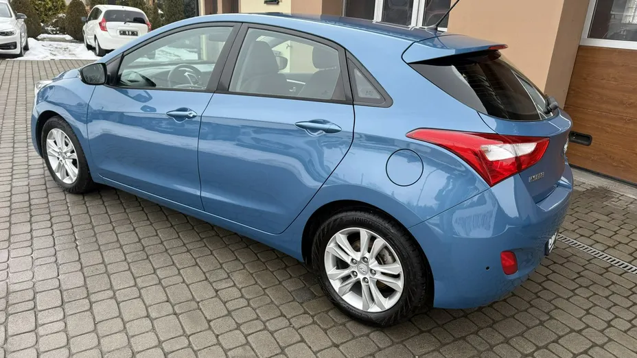 HYUNDAI i30 -