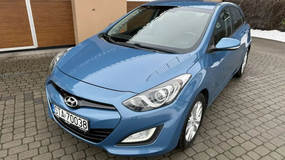 HYUNDAI i30 -