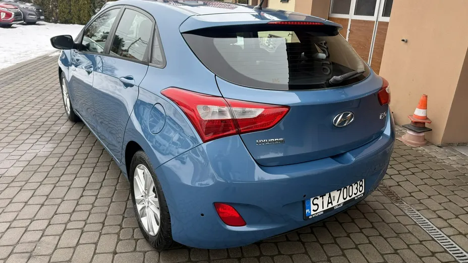 HYUNDAI i30 -