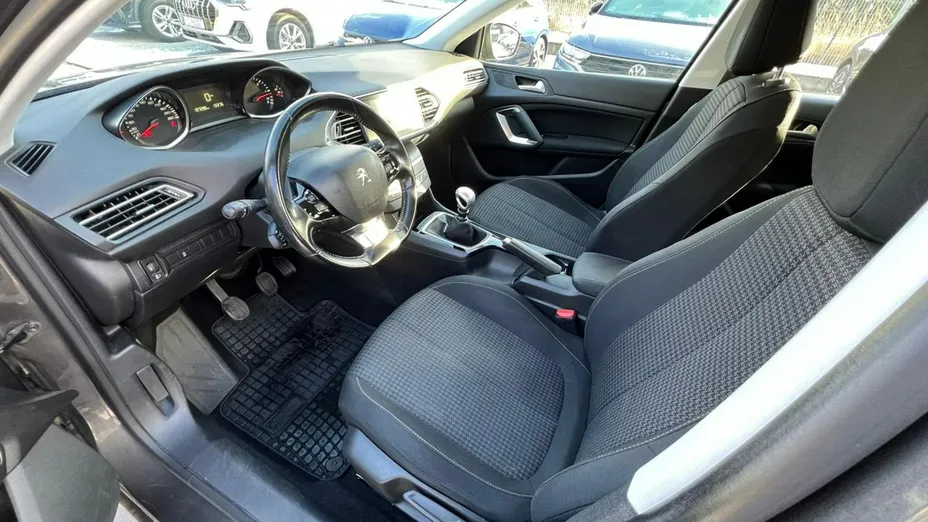 PEUGEOT 308 -