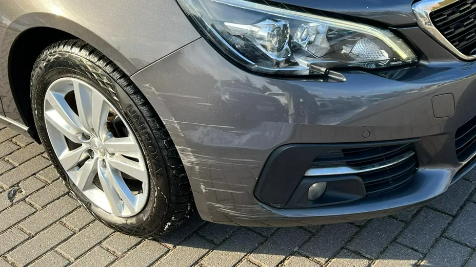 PEUGEOT 308 -