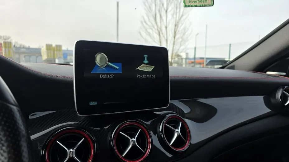 MERCEDES-BENZ CLA -