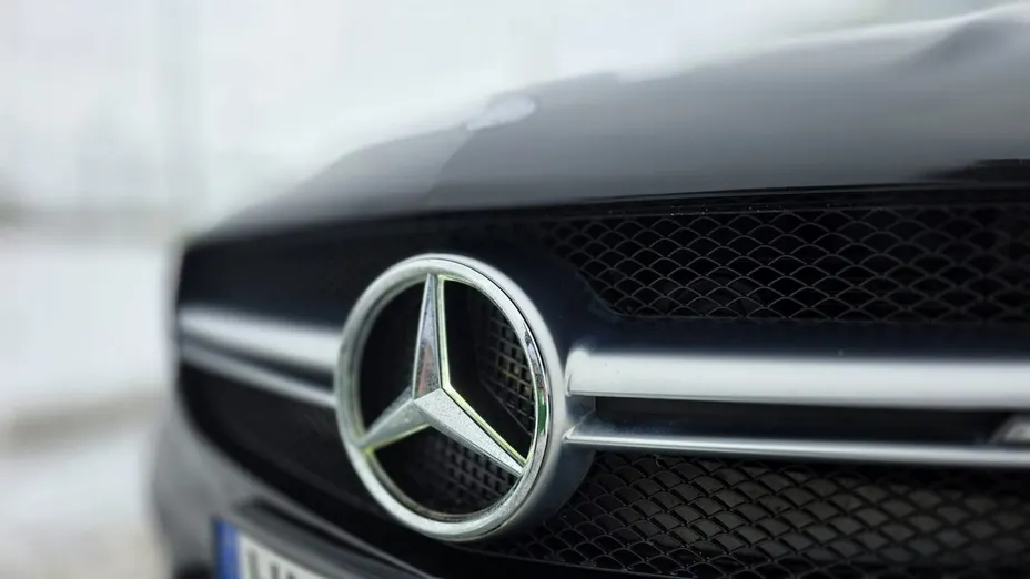MERCEDES-BENZ CLA -