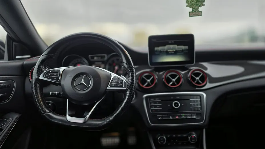 MERCEDES-BENZ CLA -