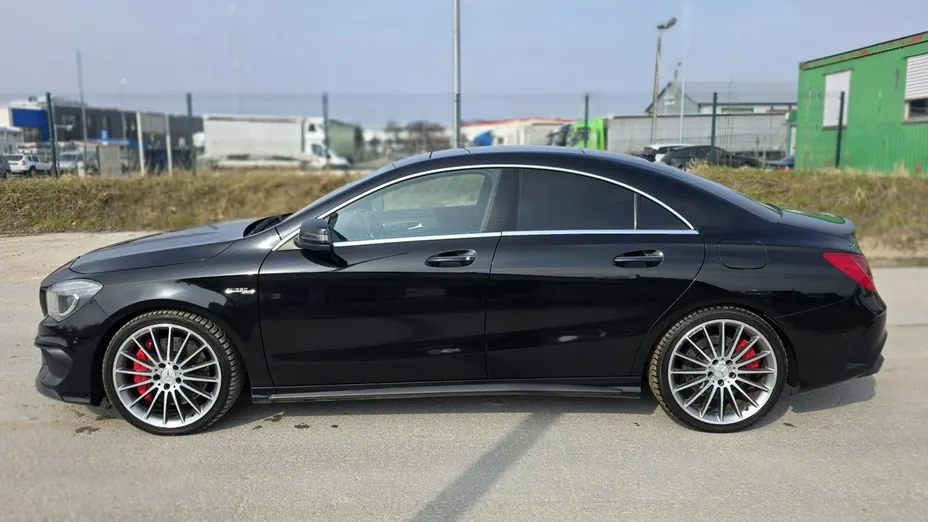 MERCEDES-BENZ CLA -