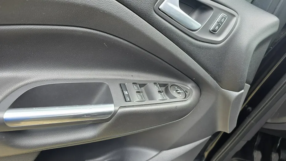 FORD Kuga -
