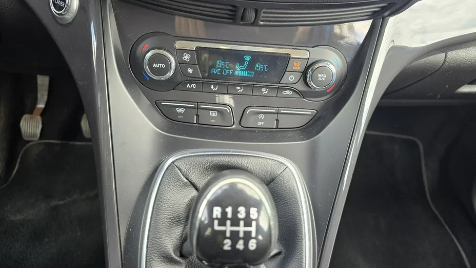 FORD Kuga -