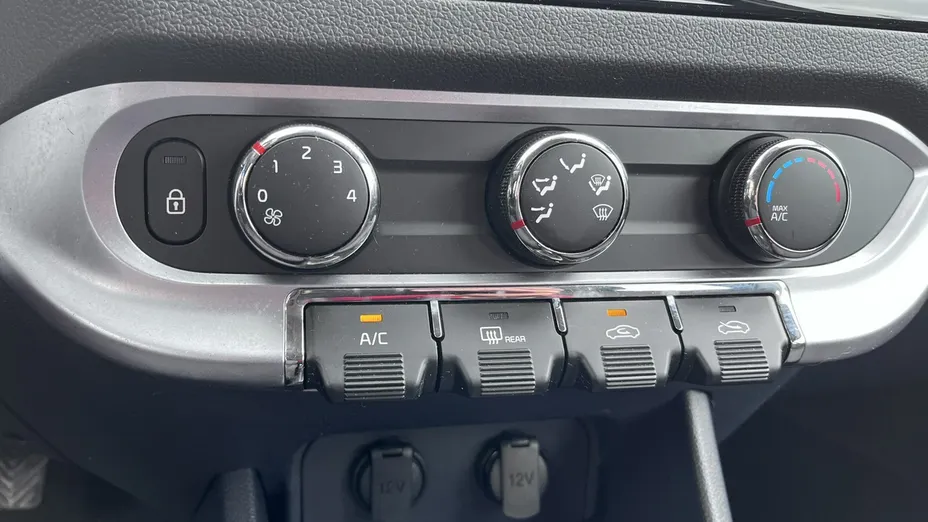 KIA Rio -