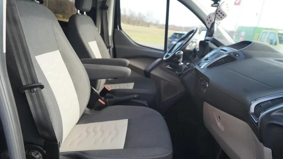 FORD Tourneo Custom -