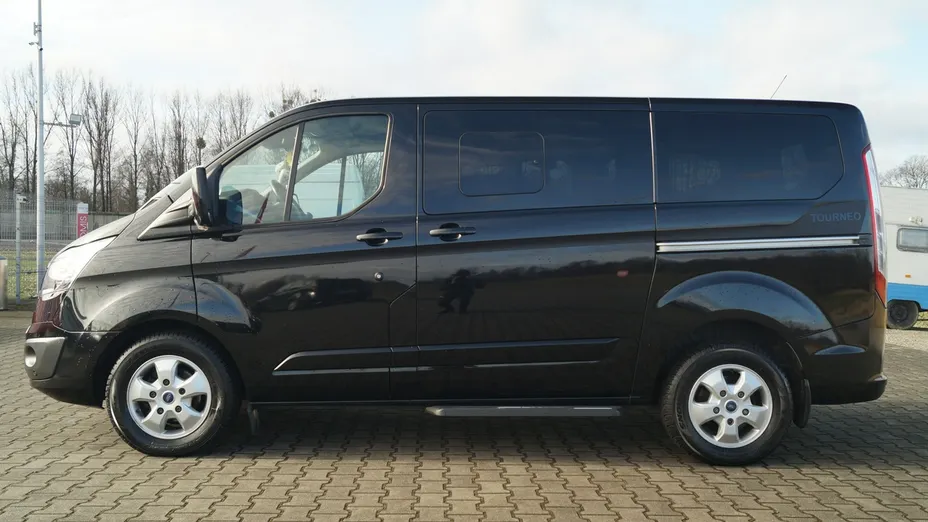 FORD Tourneo Custom -