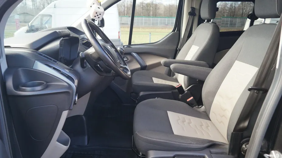 FORD Tourneo Custom -