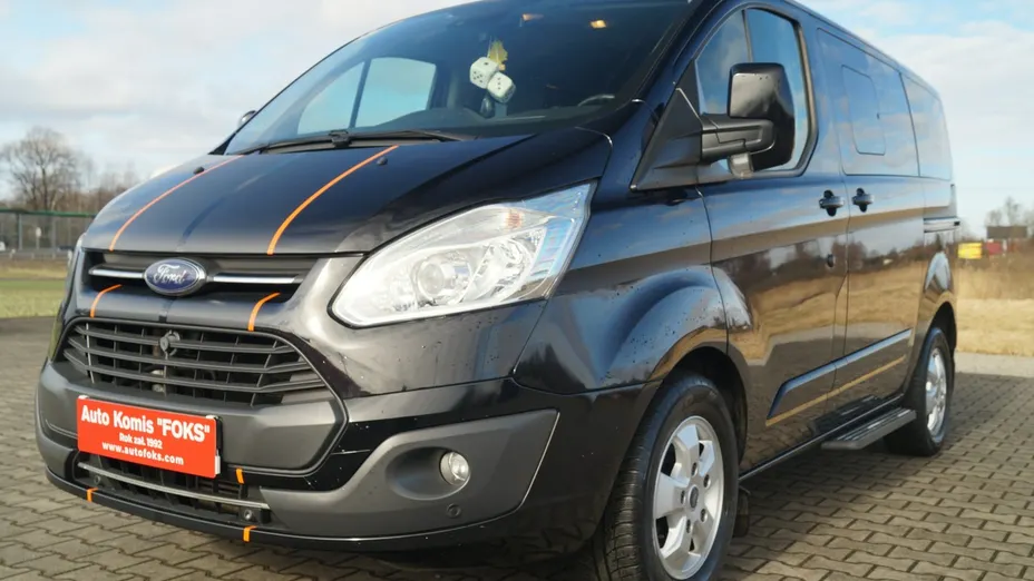 FORD Tourneo Custom -