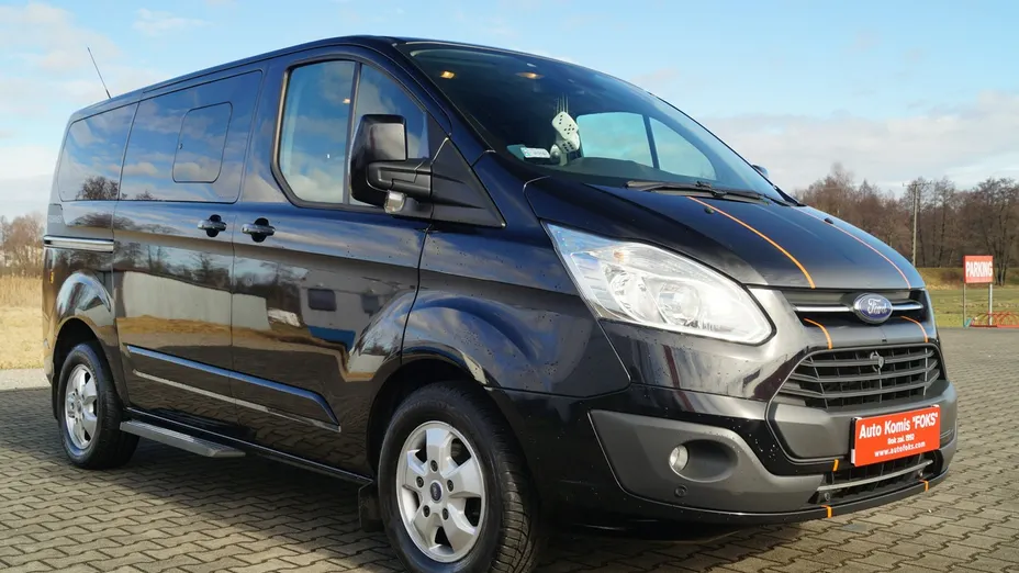 FORD Tourneo Custom -