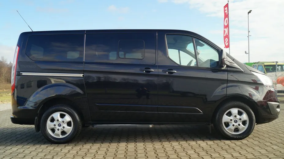 FORD Tourneo Custom -