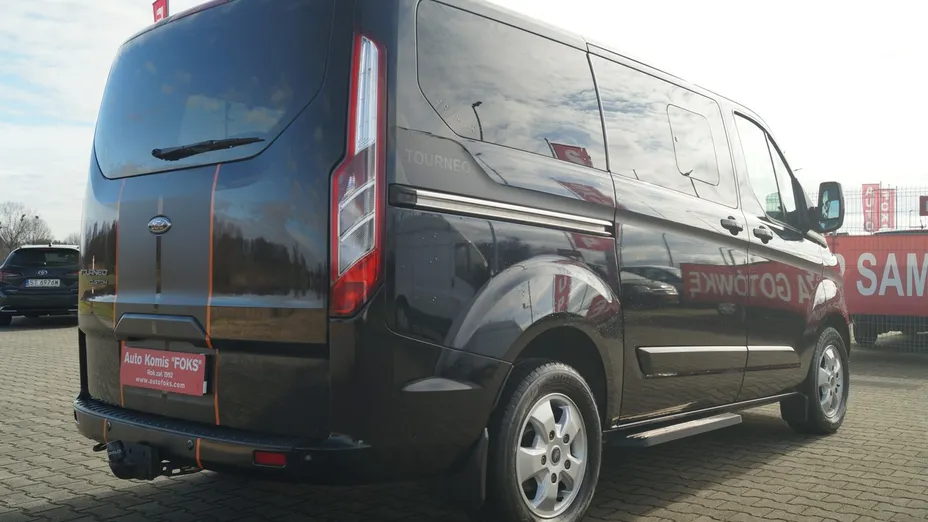 FORD Tourneo Custom -