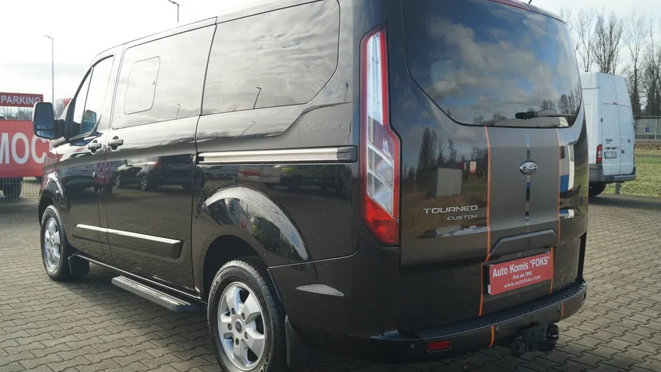 FORD Tourneo Custom -