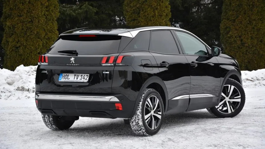PEUGEOT 3008 -