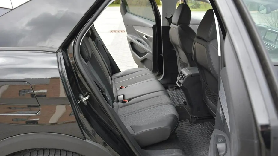 PEUGEOT 3008 -