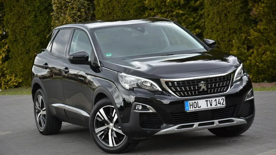 PEUGEOT 3008 -