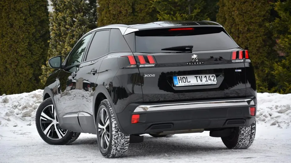 PEUGEOT 3008 -