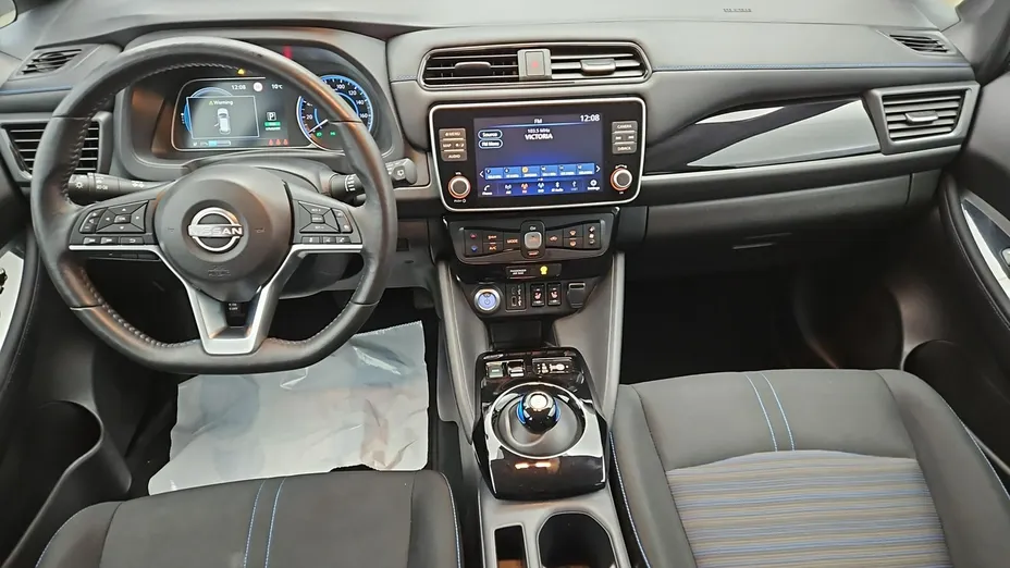 NISSAN Leaf -