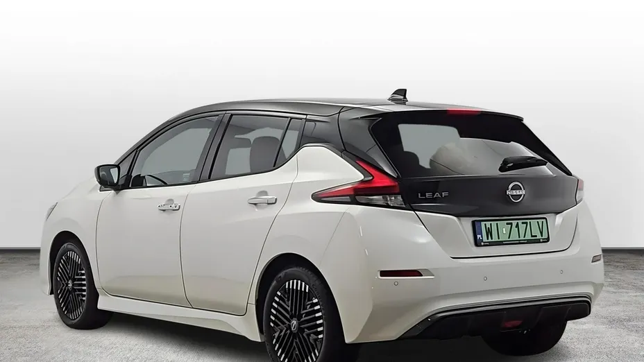 NISSAN Leaf -